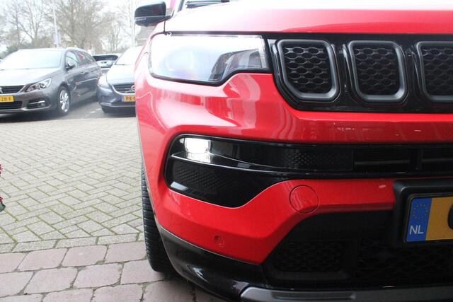 Jeep COMPASS 4xe SUMMIT 240PK PHEV AUTOMAAT | NAVIGATIE 10,25 "TOUCHSCREEN | APPLE CARPLAY/ANDROID AUTO | 360° CAMERA | DODEHOEK DETECTIE |ALPINE PREMIUM AUDIO | DAB+ RADIO | CLIMATE CONTROL | 19"GLOSS BLACK LICHTMETALEN VELGEN | ADAPTIVE / CRUISE CONTROL | DIGITAAL I