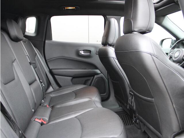 Jeep COMPASS 4xe 240 Plug-in Hybrid Electric S | Navi / Panoramadak / Leder