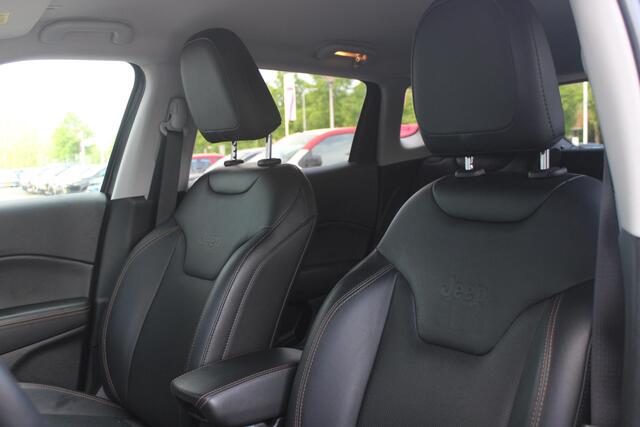 Jeep COMPASS 1.4 140PK MultiAir LIMITED | AFNEEMBARE TREKHAAK | ELEKTRISCH BEDIENBARE STOELEN MET GEHEUGENFUNCTIE | LEDEREN BEKLEDING | NAVIGATIE | KEYLESS ENTRY/START | CRUISE CONTROL | DAB+ RADIO | ACHTERUITRIJ CAMERA | DODEHOEK DETECTIE | BEATS AUDIO SYSTEM | CLIMA