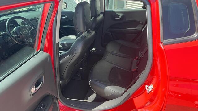 Jeep COMPASS 1.3T Night Eagle Liberty Edition NET BINNEN 1750 KG trekgewicht