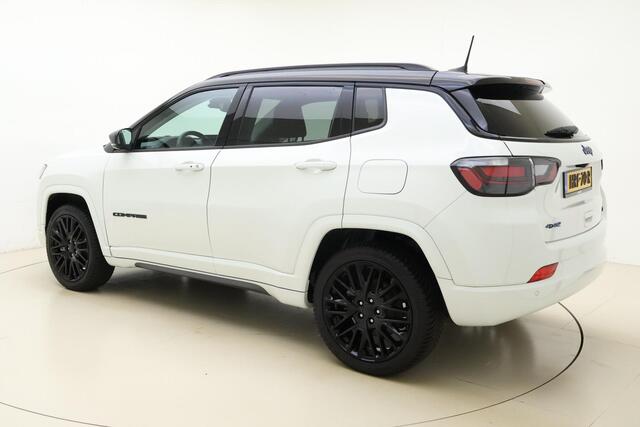 Jeep COMPASS 4xe 240 Plug-in Hybrid Electric S Automaat | Navigatie | Lederen bekleding | Camera | Keyless | Zwart dak | Dakrails | Lichtmetalen velgen black | Climate control