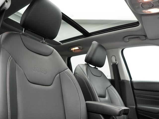 Jeep COMPASS 4xe 240 Plug-in Hybrid Electric S 240pk Dealer O.H PHEV | Panodak | Adaptive Cruise | 360 Camera | Lederen Sportstoelen Memory & Verwarmd | Apple Carplay | Navigatie | Blis | Virtual | DAB |
