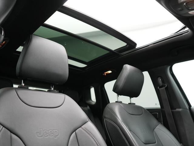 Jeep COMPASS 4xe 190 Plug In Hybrid Electric S 240pk Dealer O.H PHEV | Panodak | Adaptive Cruise | Lederen Sportstoelen Memory & Ventilatie | Apple Carplay | Keyless | Stuur Verwarmd | Navigatie | Blis | Virtual | DAB |