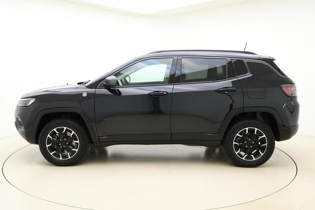 Jeep COMPASS 4xe 240 Plug-in Hybrid Electric Trailhawk | Lederen bekleding | Navigatie | Camera | Trekhaak | Lichtmetalen velgen | Extra getint glas | Dakrails
