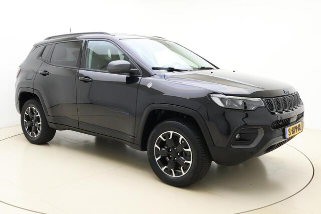 Jeep COMPASS 4xe 240 Plug-in Hybrid Electric Trailhawk | Lederen bekleding | Navigatie | Camera | Trekhaak | Lichtmetalen velgen | Extra getint glas | Dakrails