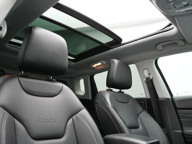 Jeep COMPASS 4xe 240 Electric S Plug In Hybrid 240pk Dealer O.H PHEV | Panodak | Adaptive Cruise | 360 Camera | Lederen Sportstoelen Verwarmd | Alpine Sound | Apple Carplay | Stuur Verwarmd | Keyless | Virtual | Navigatie | DAB |