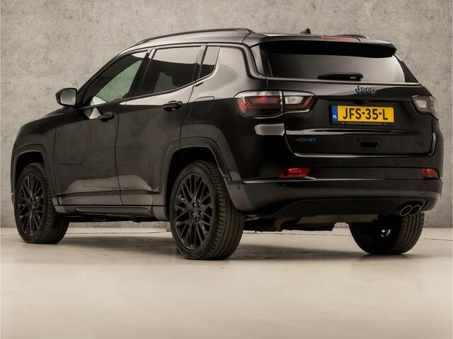 Jeep COMPASS 4xe 240 Plug-in Hybrid Electric S Black Sport 240Pk Automaat (VIRTUAL COCKPIT, APPLE CARPLAY, GROOT NAVI, LEDER, MEMORY SEATS, STUUR/STOELVERWARMING, ADAPTIVE CRUISE, CAMERA, GETINT GLAS, NIEUWE APK, NIEUWSTAAT)