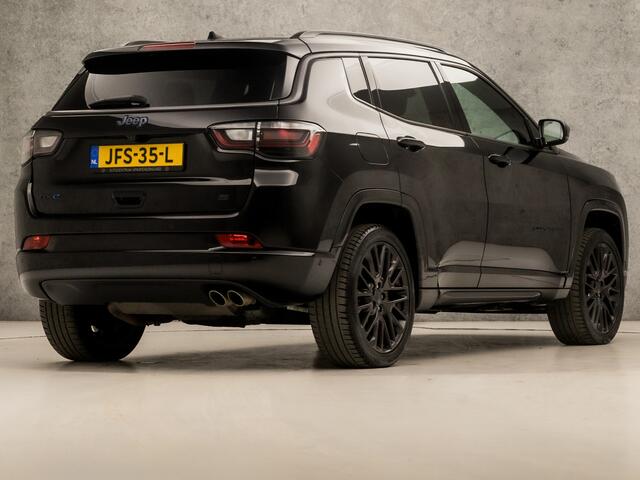 Jeep COMPASS 4xe 240 Plug-in Hybrid Electric S Black Sport 240Pk Automaat (VIRTUAL COCKPIT, APPLE CARPLAY, GROOT NAVI, LEDER, MEMORY SEATS, STUUR/STOELVERWARMING, ADAPTIVE CRUISE, CAMERA, GETINT GLAS, NIEUWE APK, NIEUWSTAAT)