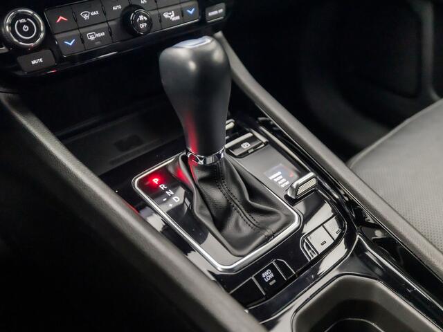 Jeep COMPASS 4xe 240 Plug-in Hybrid Electric S Black Sport 240Pk Automaat (VIRTUAL COCKPIT, APPLE CARPLAY, GROOT NAVI, LEDER, MEMORY SEATS, STUUR/STOELVERWARMING, ADAPTIVE CRUISE, CAMERA, GETINT GLAS, NIEUWE APK, NIEUWSTAAT)