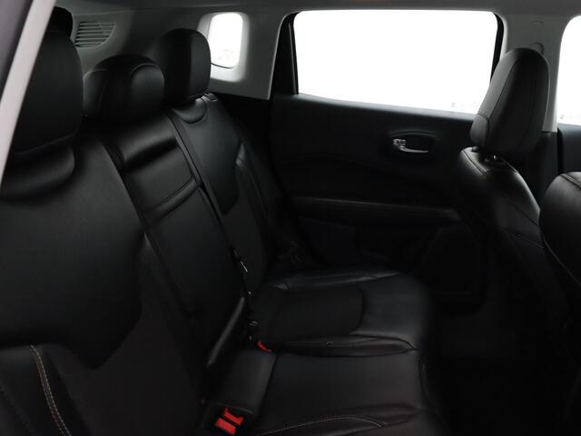 Jeep COMPASS 1.6D 120PK MultiJet Longitude / Pdc+Camera / Airco-ecc. / Navigatie / 1/2 Leder / Distributie vv. bij 153.800km / Apk 04-2026
