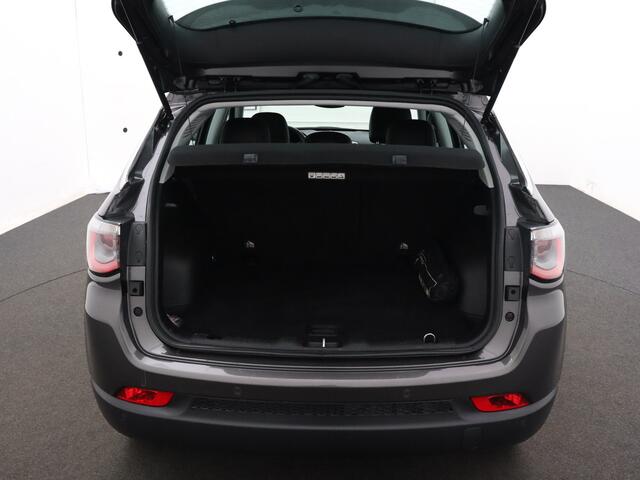 Jeep COMPASS 1.6D 120PK MultiJet Longitude / Pdc+Camera / Airco-ecc. / Navigatie / 1/2 Leder / Distributie vv. bij 153.800km / Apk 04-2026