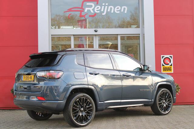 Jeep COMPASS 4xe 240PK Plug-in Hybrid ELECTRIC S | PANORAMSICH SCHUIF/KANTEL DAK | STOEL/STUUR VERWARMING | ALL SEASON BANDEN | 19" LICHTMETALEN VELGEN "GLOSSY BLACK" | ELEKTRISCH BEDIENBARE BESTUURDERSSTOEL | LEDEREN BEKLEDING | ADAPTIVE CRUISE CONTROL | NAVIGATIE |