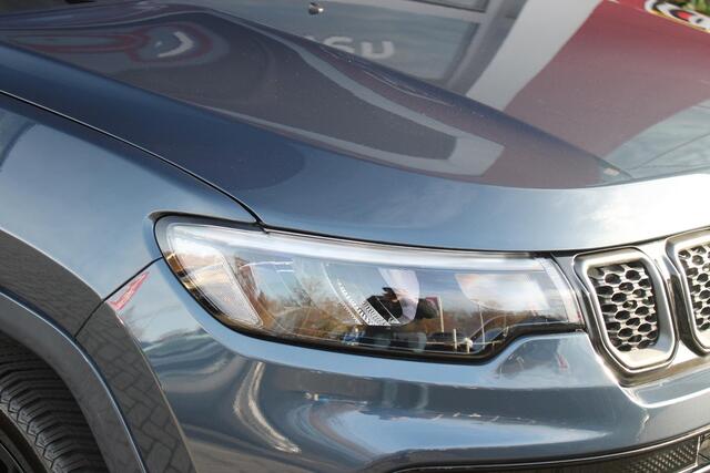 Jeep COMPASS 4xe 240PK Plug-in Hybrid ELECTRIC S | PANORAMSICH SCHUIF/KANTEL DAK | STOEL/STUUR VERWARMING | ALL SEASON BANDEN | 19" LICHTMETALEN VELGEN "GLOSSY BLACK" | ELEKTRISCH BEDIENBARE BESTUURDERSSTOEL | LEDEREN BEKLEDING | ADAPTIVE CRUISE CONTROL | NAVIGATIE |