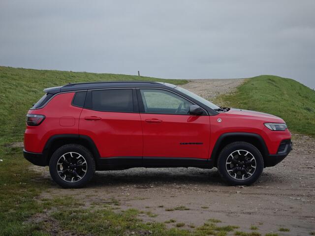 Jeep COMPASS 4xe 240PK PHEV Trailhawk | Panoramadak | Leder | Alpine audio