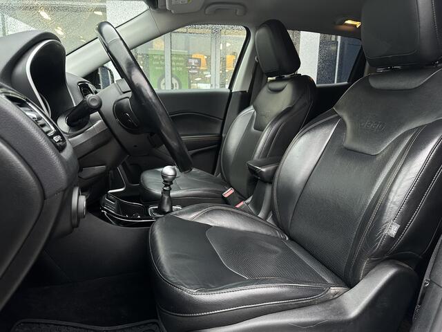 Jeep COMPASS 1.4 MultiAir Opening Edition Plus | Trekhaak | Lederen stoelen | Elektrische stoelen + geheugen | Stoelverwarming | Climate Control | Parkeersensoren | Cruise Control | Beats Audiosysteem |