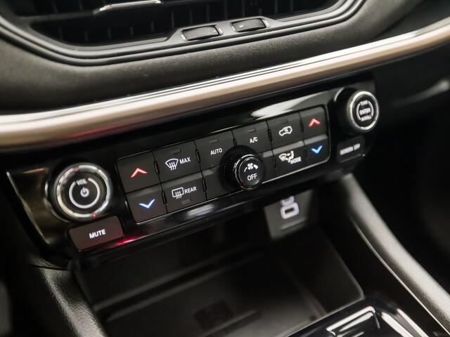 Jeep COMPASS 4xe 240 Plug-in Hybrid Electric Upland 240Pk Automaat (VIRTUAL COCKPIT, APPLE CARPLAY, GROOT NAVI, 360 CAMERA, LEDER, KEYLESS, ALPINE AUDIO, ADAPTIVE CRUISE, GETINT GLAS, NIEUWSTAAT)