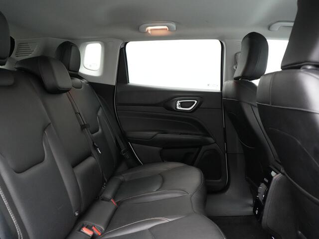 Jeep COMPASS 4xe 240 Electric S Plug In Hybrid 240pk PHEV | Adaptive Cruise | Camera | Lederen Sportstoelen Verwarmd | Apple Carplay | Stuur Verwarmd | Virtual | Keyless | Navigatie | DAB |