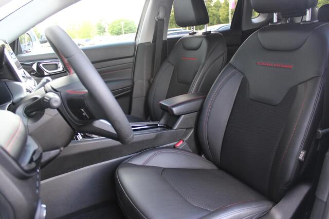 Jeep COMPASS 4xe 240PK PHEV TRAILHAWK AUTOMAAT | NAVIGATIE | ACHTERUIRIJ CAMERA | DRAADLOOS APPLE CARPLAY / ANDROID AUTO | DIGITALE COCKPIT | LED KOPLAMPEN / ACHTERLICHTEN | LED MIST LAMPEN | 17" OFF-ROAD LICHTMETALEN VELGEN | ALL SEASON BANDEN | DRAADLOOS LADEN | AD