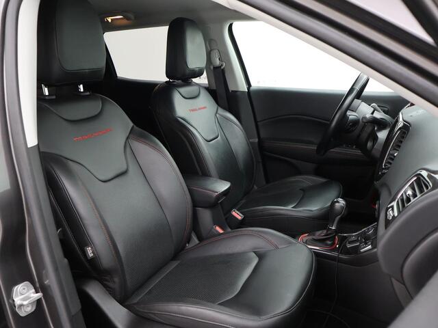 Jeep COMPASS 4xe 240 PK PLUG-IN HYBRID 4X4 TRAILHAWK + TREKHAAK | VOL LEDER | ALPINE | CARPLAY | DAB | STOEL/STUURWIELVERW.