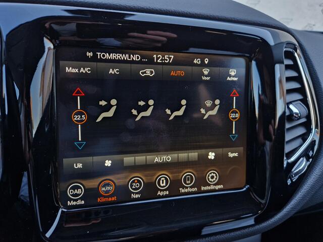 Jeep COMPASS 1.3T Limited Automaat | Trekhaak | BSD | DAB | Camera | Navi | Clima |