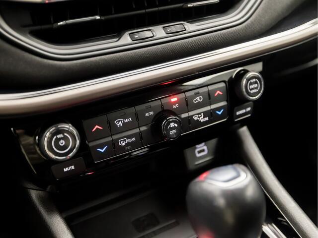 Jeep COMPASS 4xe 240 Plug-in Hybrid Electric Upland 240Pk Automaat (VIRTUAL COCKPIT, APPLE CARPLAY, GROOT NAVI, 360 CAMERA, LEDER, SPORTSTOELEN, ADAPTIVE CRUISE, GETINT GLAS, NIEUWSTAAT)