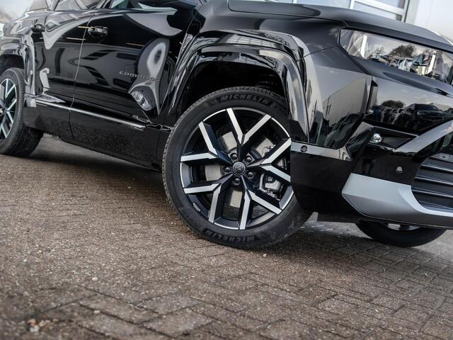 Jeep COMPASS First Edition 74 kWh | Adapt. Cruise | Camera | Carplay | 20" | Elektr. A-Klep | Navi | Winter Pack | Schuif/Kanteldak | Premium Pack | Conv. Pack | Warmtepomp