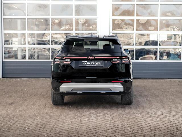 Jeep COMPASS First Edition 74 kWh | Adapt. Cruise | Camera | Carplay | 20" | Elektr. A-Klep | Navi | Winter Pack | Schuif/Kanteldak | Premium Pack | Conv. Pack | Warmtepomp