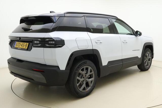 Jeep COMPASS 1.2 e-Hybrid First Edition NIEUW & Snel leverbaar! | Camera's rondom | Panoramadak | LED matrix | Elektrische kofferklep | Lederen bekleding | Elektrische stoel met geheugen | Stoelverwarming/ventilatie