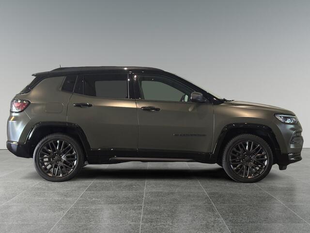 Jeep COMPASS 80th Anniversary 4xe PHEV 240pk | LIMITED EDITION! | NAVI | CAMERA | STOELVERW. | PDC V+A | LEDER/STOF | PLUG-IN | SPECIALE LAKKLEUR | DAB+ | APPLE CARPLAY / ANDROID AUTO