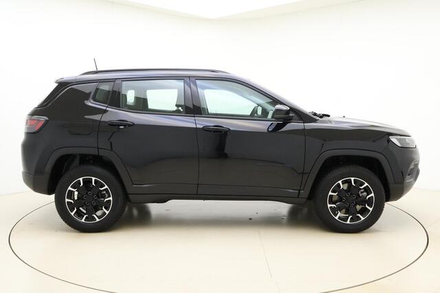 Jeep COMPASS 4xe 240 Plug-in Hybrid Electric Overland Trailhawk | Navigatie via Carplay | Camera | Keyless | Lichtmetalen velgen | Cruise control | Dakrails | Half leder