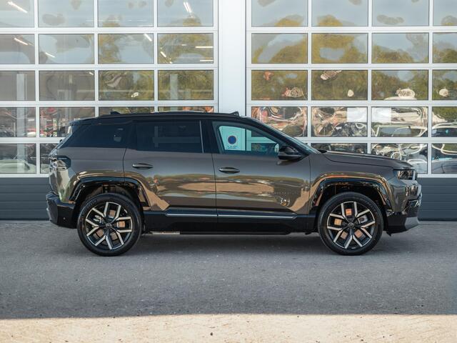 Jeep COMPASS First Edition 74 kWh | Direct leverbaar | Adapt. Cruise | Camera | Carplay | 20" | Elektr. A-Klep | Navi | Winter Pack | Schuif/Kanteldak | Premium Pack | Conv. Pack | Warmtepomp