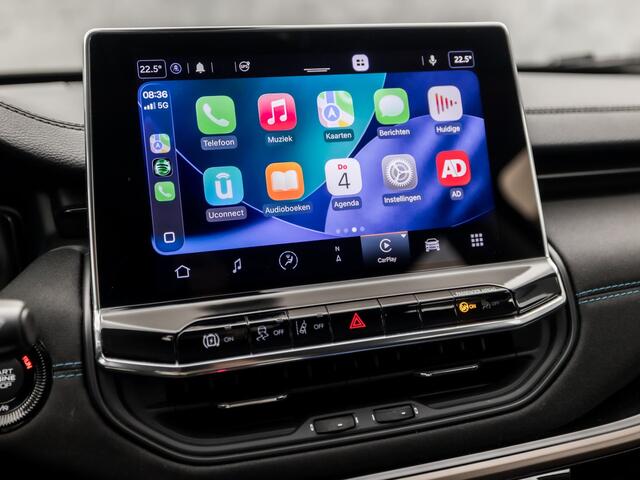 Jeep COMPASS 4xe 240 Plug-in Hybrid Electric Sport 240Pk Automaat (VIRTUAL COCKPIT, APPLE CARPLAY, GROOT NAVI, KEYLESS, CAMERA, SPORTSTOELEN, LEDER, GETINT GLAS, ADAPTIVE CRUISE, NIEUWSTAAT)
