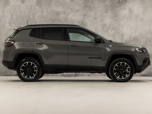 Jeep COMPASS 4xe 240 Plug-in Hybrid Electric Trailhawk 240Pk Automaat (PANORAMADAK, NARDO GREY, VIRTUAL COCKPIT, APPLE CARPLAY, CAMERA, LEDER, ADAPTIVE CRUISE, GETINT GLAS, NIEUWSTAAT)