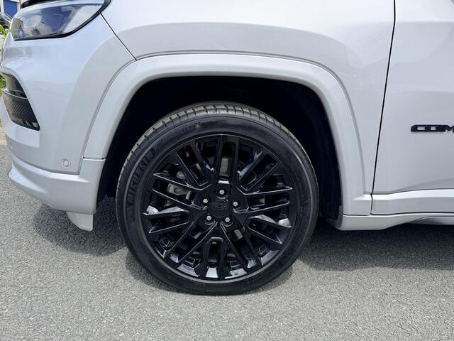 Jeep COMPASS 4xe 240pk PHEV PanooLederoAlpine
