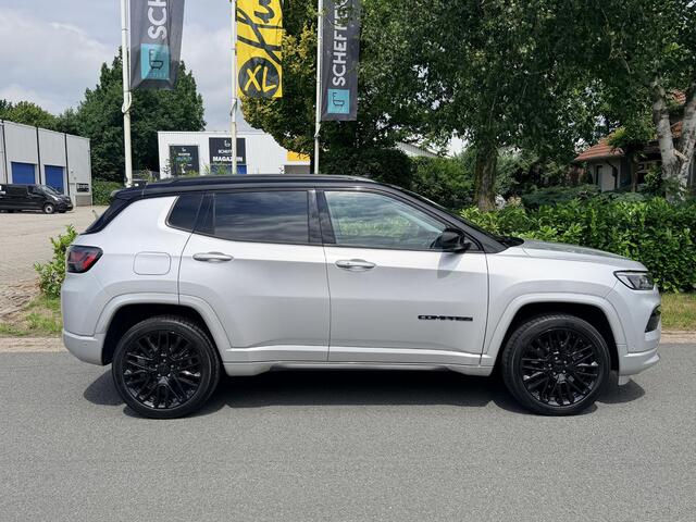 Jeep COMPASS 4xe 240pk PHEV PanooLederoAlpine