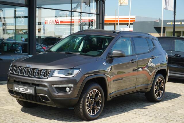 Jeep COMPASS 4xe 240 Plug-in Hybrid Electric Trailhawk | PANO | LED