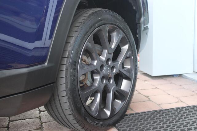 Jeep COMPASS 4xe 240PK Plug-in Hybrid ELECTRIC S | AFNEEMBARE TREKHAAK | PANORAMA SCHUIF/KANTEL DAK | DAB+ RADIO | NAVIGATIE | ELEKTRISCH BEDIENBARE VOORSTOELEN MET GEHEUGENFUNCTIE OP DE BESTUURDERSSTOEL | STOEL/STUUR VERWARMING | STOEL VENTILATIE | CRUISE CONTROL | D