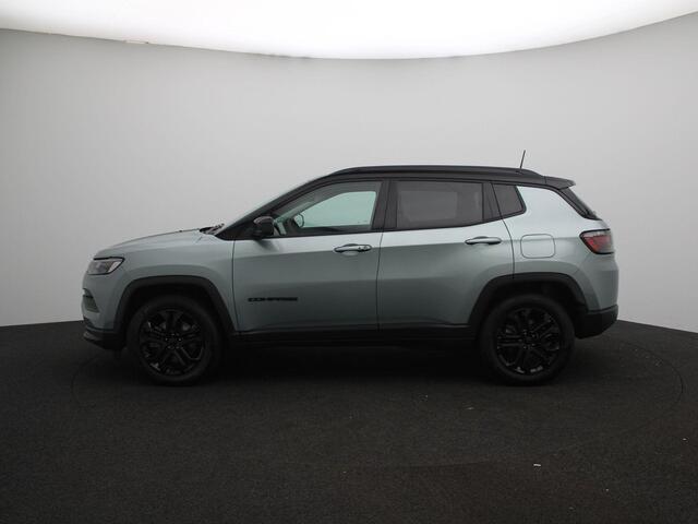 Jeep COMPASS 4xe 240 Plug-in Hybrid Electric Upland | 360° Camera | Stoelverwarming | Climate control | Navigatie