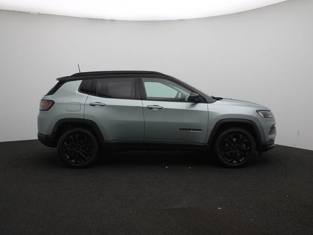Jeep COMPASS 4xe 240 Plug-in Hybrid Electric Upland | 360° Camera | Stoelverwarming | Climate control | Navigatie