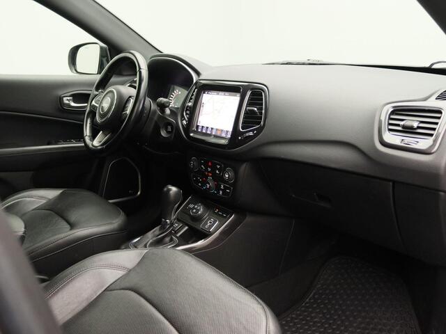Jeep COMPASS 4xe 240 Plug-in Hybrid Electric S | Camera | Navigatie | 19" Lichtmetalen velgen | Stoelverwarming | Leder