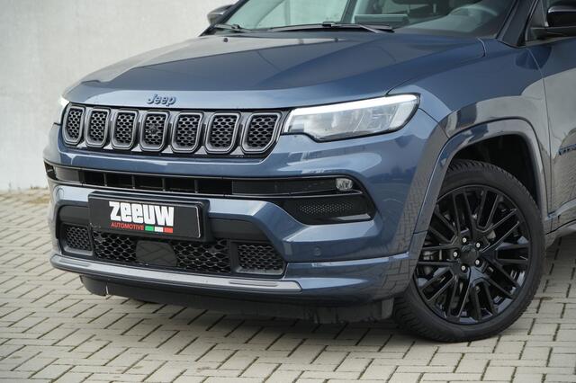 Jeep COMPASS 4xe 240 PK Hybrid S | Leder | Pano | Safety | Winter | 19"