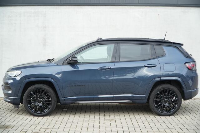 Jeep COMPASS 4xe 240 PK Hybrid S | Leder | Pano | Safety | Winter | 19"