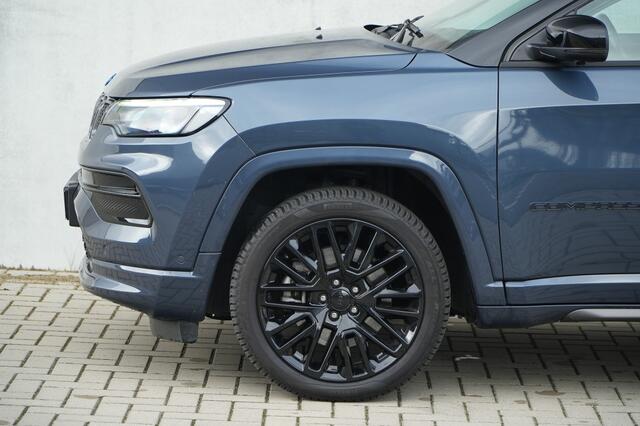 Jeep COMPASS 4xe 240 PK Hybrid S | Leder | Pano | Safety | Winter | 19"