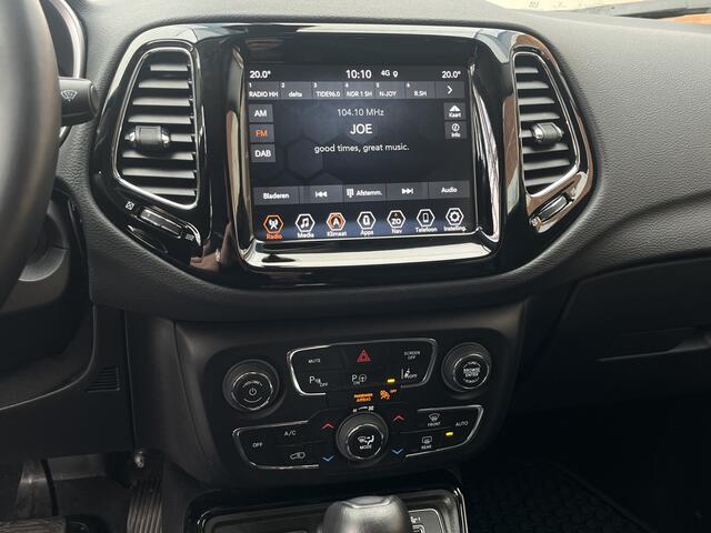 Jeep COMPASS 1.3T Limited Automaat | Stuur-en stoelverwarming | Achteruitrijcamera | Parkeersensoren voor + achter | Navigatie |