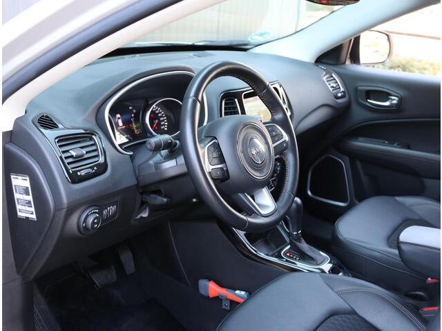 Jeep COMPASS 150pk Limited | Camera | Trekhaak | LEER/Stof | Dodehoekdetectie | Navigatie | AppleCarPlay&Android | AUTOMAAT