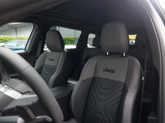Jeep COMPASS First Edition 74 kWh | Adapt. Cruise | Camera | Carplay | 20" | Elektr. A-Klep | Navi | Winter Pack | Schuif/Kanteldak | Premium Pack | Conv. Pack | Warmtepomp