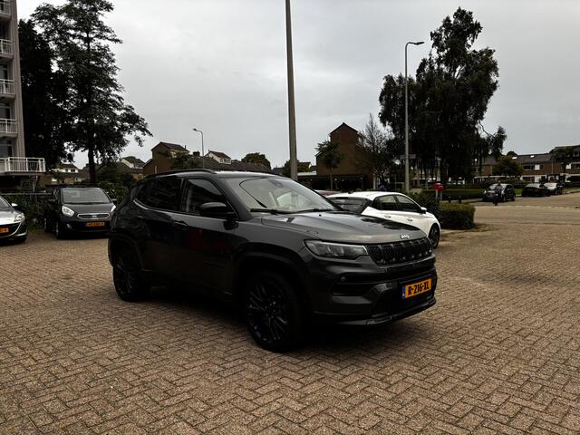 Jeep COMPASS 4xe 190 Plug-in Hybrid Electric Night Eagle Navi 19"lm Acamera Nap