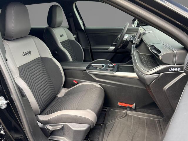Jeep COMPASS 1.2 e-Hybrid First Edition | Climate Control | LMV 18"| Parkeersensoren | Camera 2 + 6 jaar speciale Garantie! |
