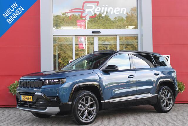 Jeep COMPASS 1.2 145PK e-Hybrid FIRST EDITION | PANORAMADAK: TWEEDELIG PANORAMISCH SCHUIF-/KANTELDAK | PREMIUM PACK: FOCAL PREMIUM AUDIO/STOELMASSAGE VÓÓR/STOELVENTILATIE VÓÓR/ELEKTRISCH VERSTELBARE VOORSTOELEN MET GEHEUGENFUNCTIE/GLANZEND ZWART GESPOTEN BUMPERS | CONVENIENCE PACK: 360° CAMERA /PARKEERSENSOREN VÓÓR, ACHTER & ZIJDELINGS/BLIND SPOT MONITORING/PEDAALVERWARMINGSPREVENTIE | PACIFIC BLUE | LED MATRIX KOPLAMPEN | 18" LICHTMETALEN VELGEN | VERLICHTE 7-SLEUFS GRILL | PRIVACY GLASS | STOEL/STUUR VERWARMING | VERWARMBARE VOORRUITRAND |SFEERVERLICHTING | ELEKTRISCH BEDIENBARE ACHTERKLEP | DRAADLOZE TELEFOONLADER | NAVIGATIE | DRAADLOZE APPLE CARPLAY/ANDROID AUTO | ADAPTIVE CRUISE CONTROL | KEYLESS ENTRY/START |