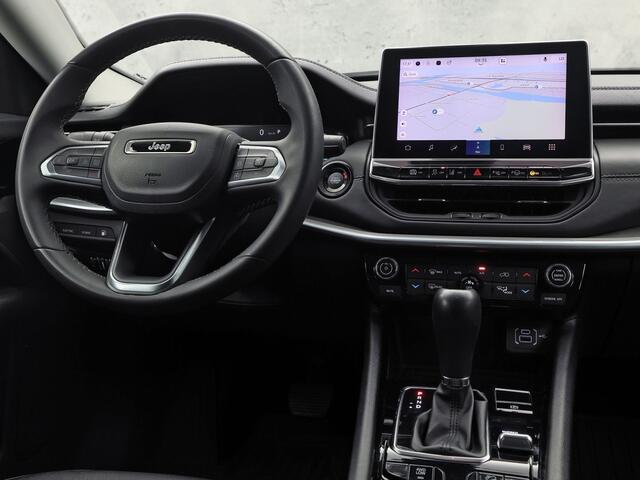 Jeep COMPASS 4xe 190 Plug-in Hybrid Electric Night Eagle. Automaat (NAP, APPLE CARPLAY, GROOT NAVI, LEDER, ADAPTIVE CRUISE, SPORTSTOELEN, GETINT GLAS, KEYLESS, NIEUWSTAAT)